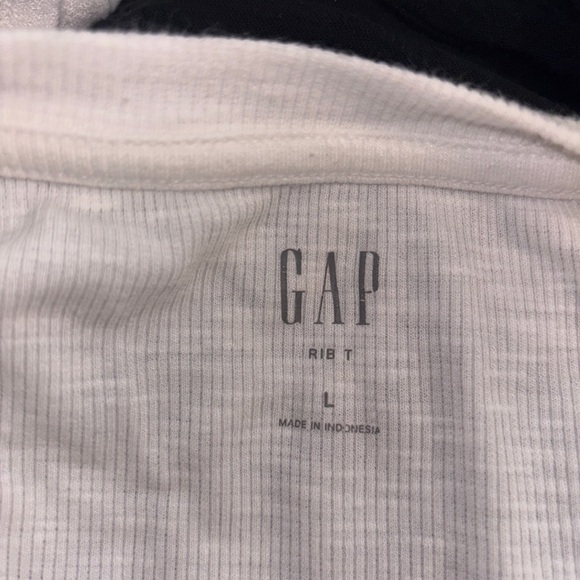 GAP White Rib Tee - Picture 3 of 3